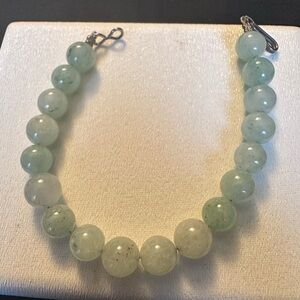Vintage Light Green Jade Bead Bracelet Graduated Natural Stone- 6 inches length